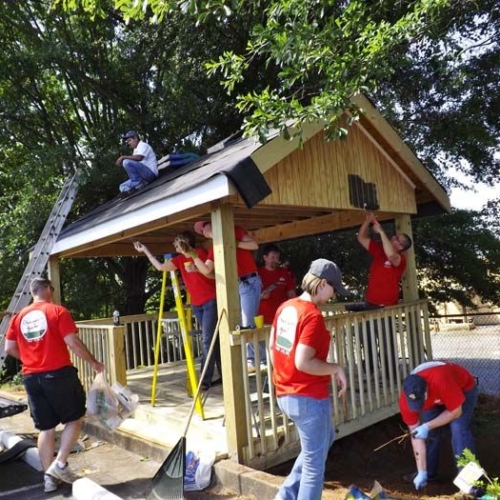 fraser roofing giving back to their community